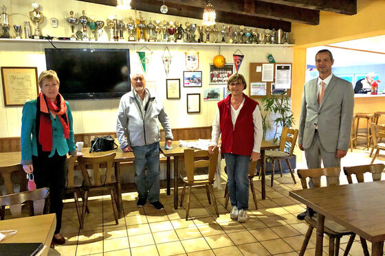 Bürgermeister Rene Friedrich (rechts) begrüßte Dr. Dorothee Schlegel, Gerd Teßmer und Heide Lochmann